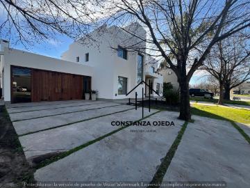Alquiler de espectacular Casa 5 o mas ambientes en General Rodríguez Terravista