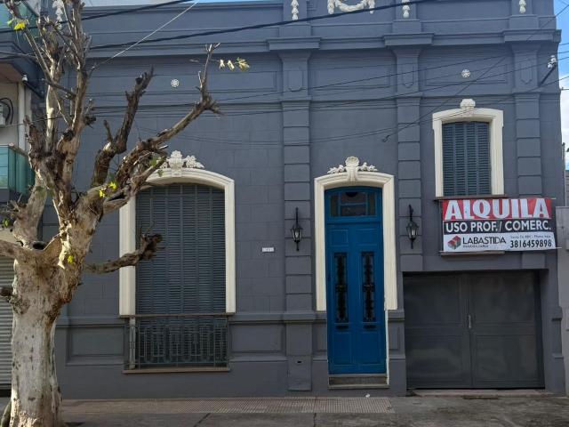 Alquiler de espectacular Casa 5 o mas ambientes en San Miguel de Tucumán