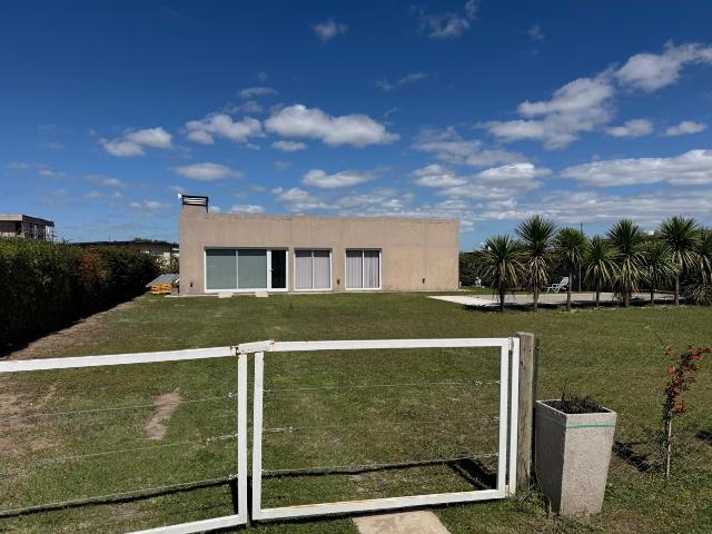 Alquiler de espectacular Casa 1 ambiente en Juana Koslay