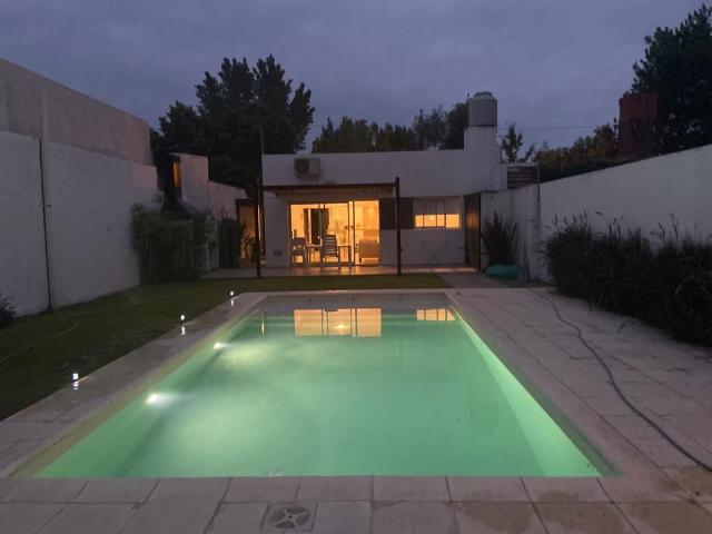 Alquiler de espectacular Casa 3 ambientes en La Plata Manuel B Gonnet