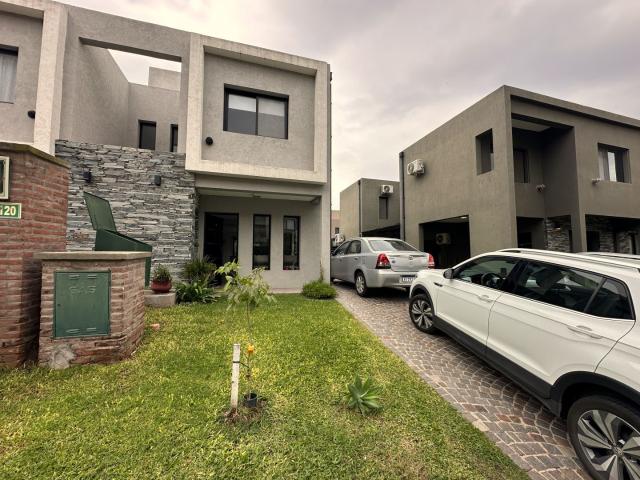 Alquiler de espectacular Casa 3 ambientes en Moreno