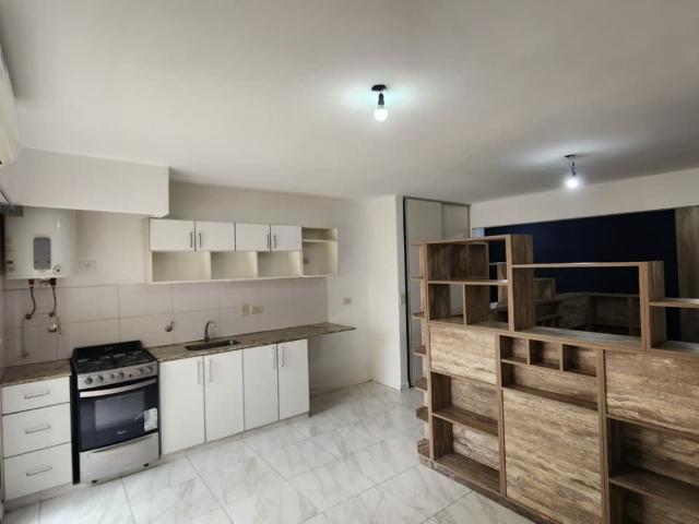 Alquiler de espectacular Departamento 1 ambiente en Tres De Febrero Caseros