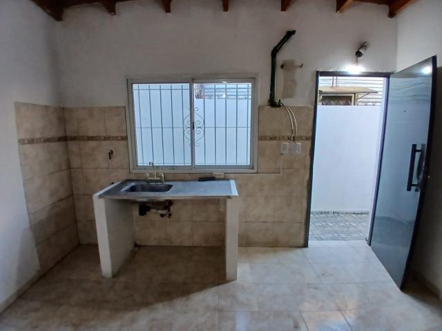 Alquiler de espectacular Departamento 2 ambientes en Avellaneda Sarandi