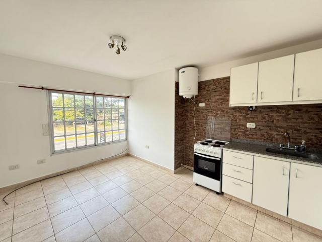 Alquiler de espectacular Departamento 2 ambientes en Almirante Brown Burzaco