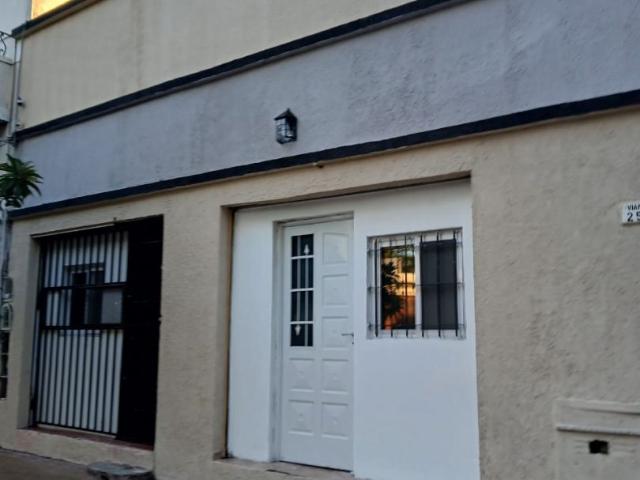 Alquiler de espectacular Departamento 2 ambientes en Lanús Lanús Este