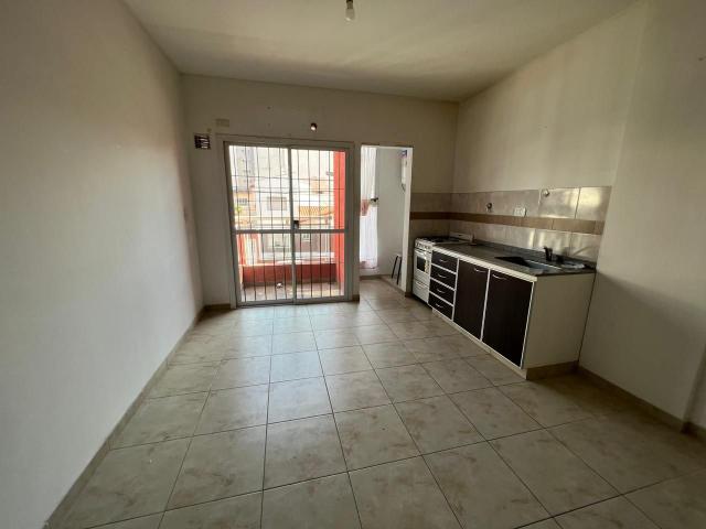 Alquiler de espectacular Departamento 2 ambientes en Tres De Febrero Caseros