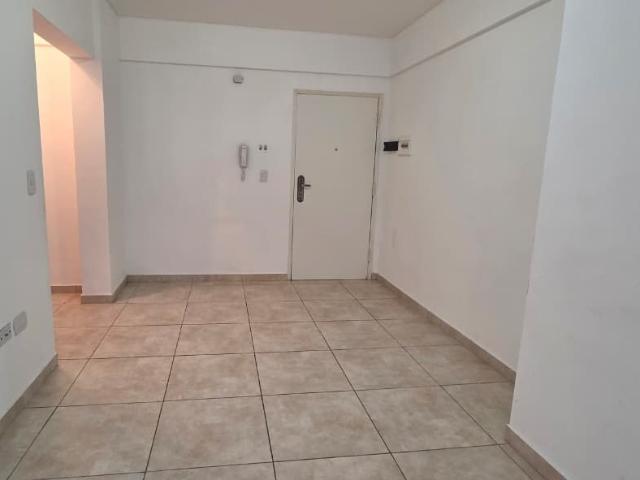 Alquiler de espectacular Departamento 2 ambientes en Tres De Febrero Caseros