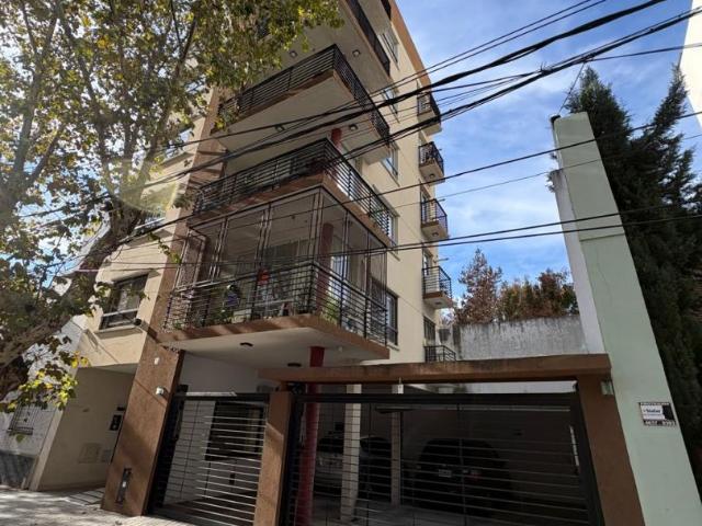 Alquiler de espectacular Departamento 2 ambientes en Tres De Febrero Saenz Peña