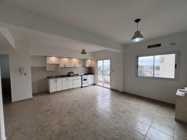 Alquiler de espectacular Departamento 3 ambientes en Morón