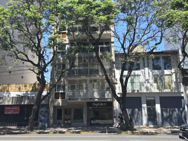 Alquiler de espectacular Departamento 3 ambientes en Belgrano