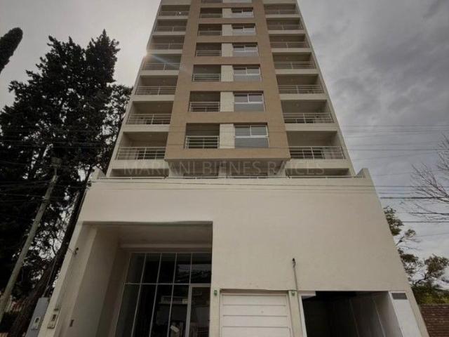 Alquiler de espectacular Departamento 3 ambientes en Ezeiza