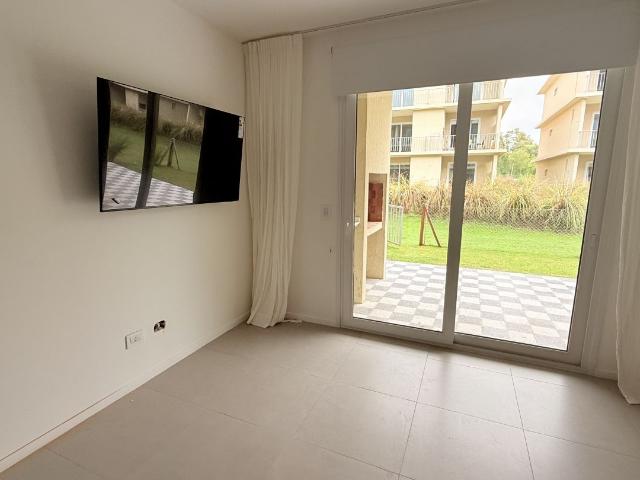 Alquiler de espectacular Departamento 3 ambientes en Pilar