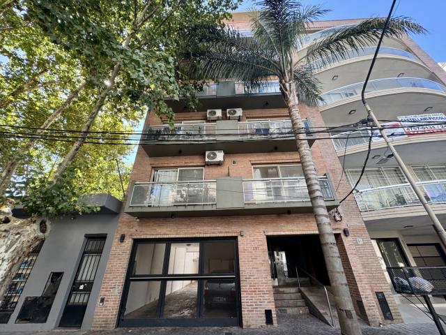 Alquiler de espectacular Departamento 3 ambientes en Tres De Febrero Saenz Peña
