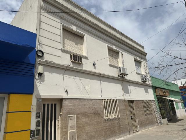 Alquiler de espectacular Departamento 5 o mas ambientes en Liniers