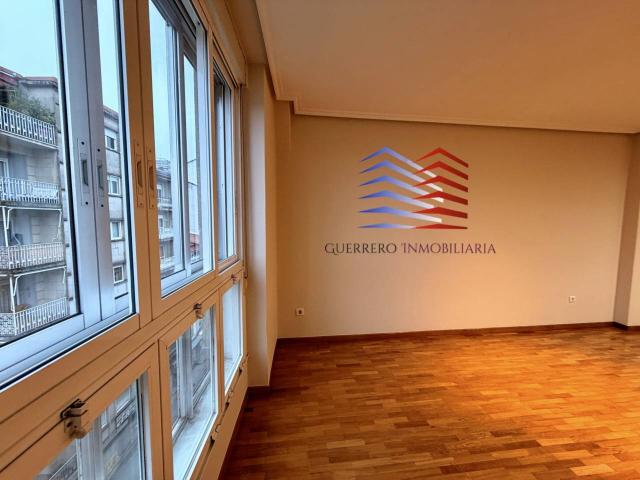 ALQUILER DE ESPECTACULAR PISO EXTERIOR SIN AMUEBLAR EN CALLE DEL PASEO, PLENO CENTRO – 1.000€ COMUNIDAD INCLUIDA
