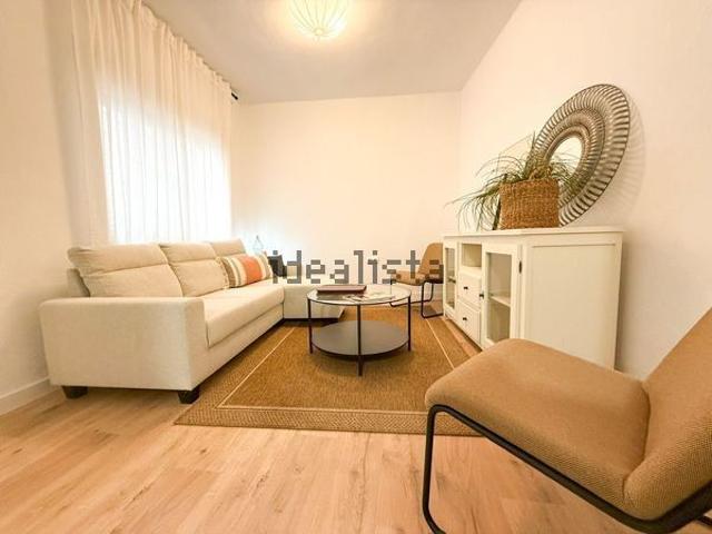 Alquiler de estudio en Calle Évora, 24