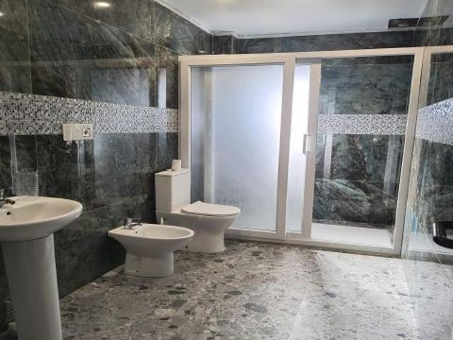 ALQUILER DE EXCELENTE CASA DE CAMPO CON 5 GARAJE