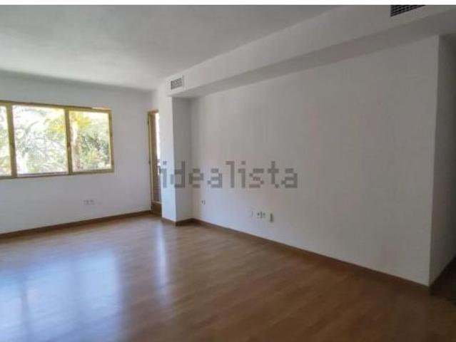 ALQUILER DE EXCELENTE VIVIENDA EN ZONA CENTRO DE ALICANTE SIN AMOBLAR PARA ENTRAR A MITAD DE AGOSTO