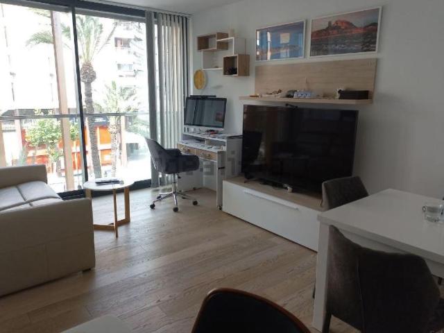 ALQUILER DE EXCELENTE VIVIENDA ZONA ENSANCHE PARA ENTRAR EN OCTUBRE