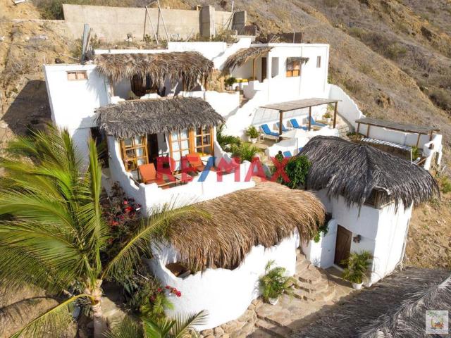 Alquiler De Exclusivo Hotel En Playa Con Piscina Y Vista Al Mar – Balneario De Punta Sal