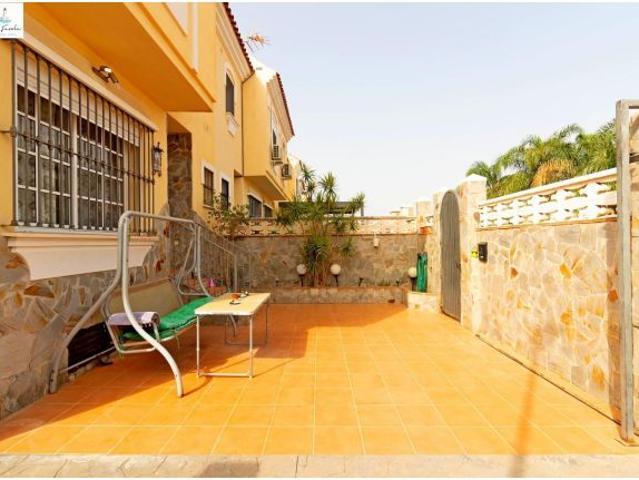 ALQUILER DE HABITACION EN CHALET ADOSADO EN CARTAMA MALAGA