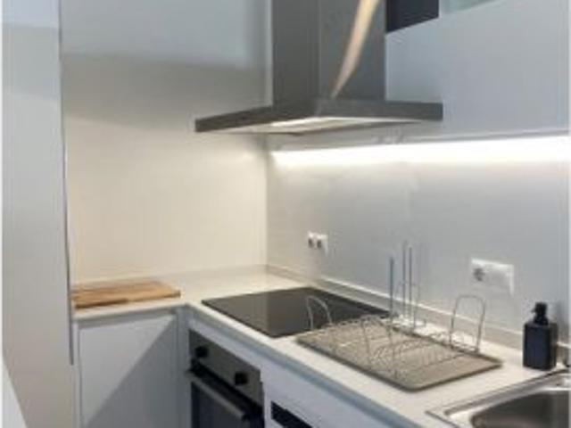Alquiler de habitaciones con encanto en piso de 5 dormitorios en Granada