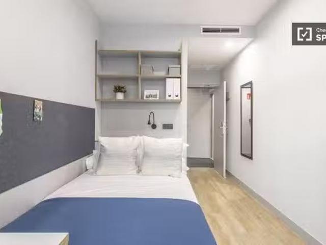 Alquiler de habitaciones en Coliving de 6 dormitorios en Sevilla