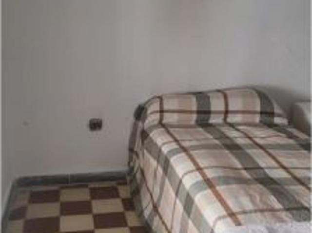 Alquiler de habitaciones en casa de 6 dormitorios en San Basilio, Córdoba