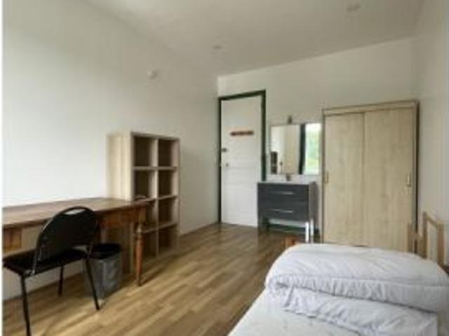 Alquiler de habitaciones en casa de 8 habitaciones en Mons En Barœul