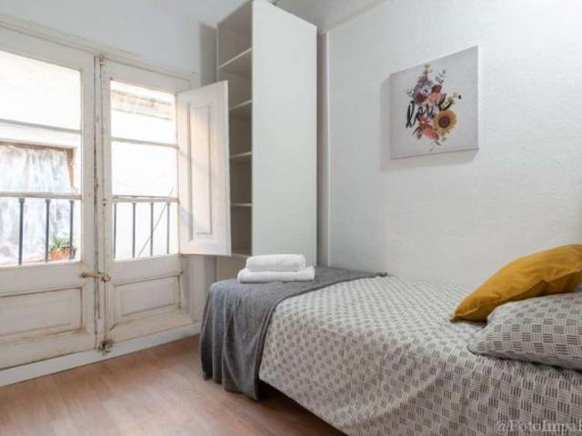 Alquiler de habitaciones en apartamento de 7 dormitorios en Barcelona