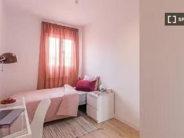 Alquiler de habitaciones en apartamento de 5 dormitorios en Cu.
