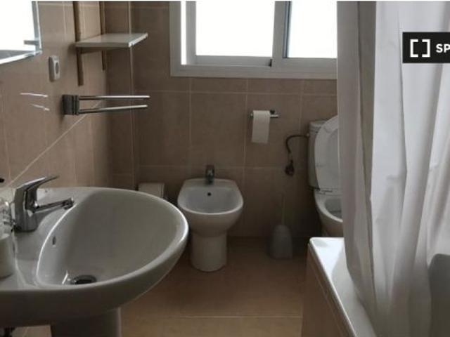 Alquiler de habitaciones en piso de 4 dormitorios en Murcia