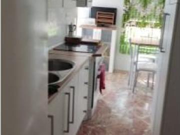 Alquiler de habitaciones en piso de 4 dormitorios en Almería