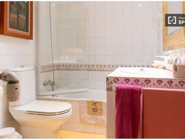 Alquiler de habitaciones en piso de 4 dormitorios en Chamartín