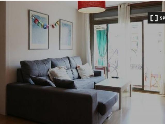 Alquiler de habitaciones en piso de 4 habitaciones en el centro de Barcelona junto a Sagrada Familia