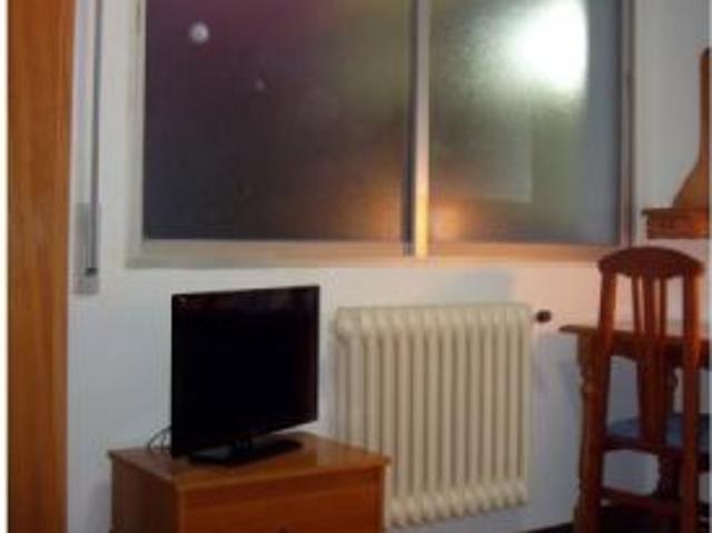 Alquiler de habitaciones en piso de 5 habitaciones en Salamanca Mujeres