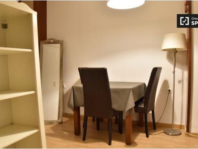 Alquiler de habitaciones en piso de 6 habitaciones en Valencia