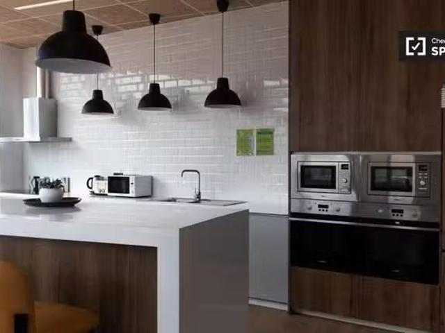 Alquiler de habitaciones en piso de 6 habitaciones en Granada