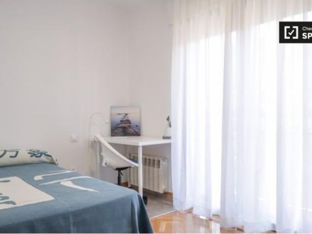 Alquiler de habitaciones en piso de 9 habitaciones en Numancia