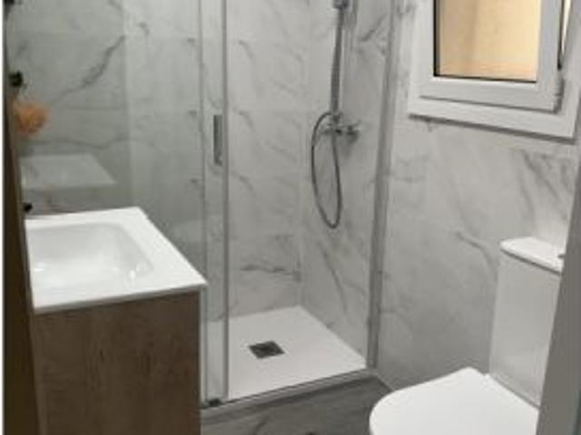 Alquiler de habitaciones en piso de 3 dormitorios en Badalona