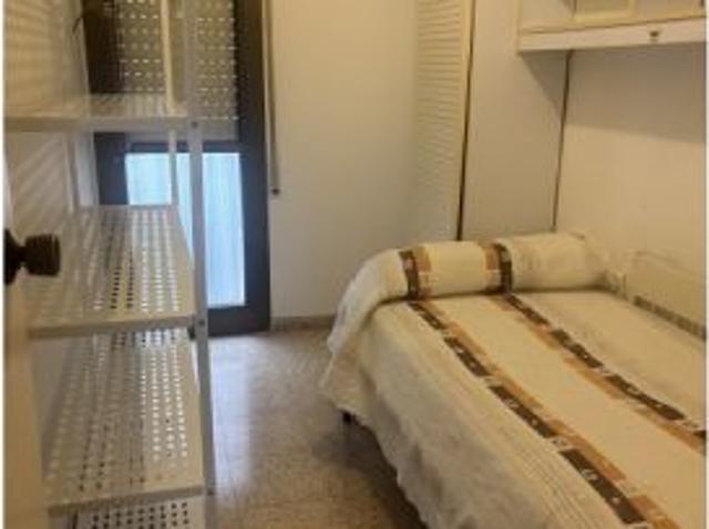 Alquiler de habitaciones en piso de 3 dormitorios en Badalona