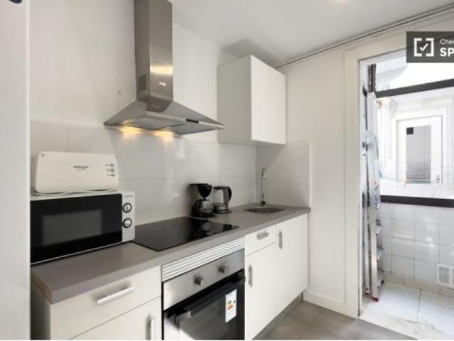 Alquiler de habitaciones en piso de 3 habitaciones en L' Hospitalet De Llobregat