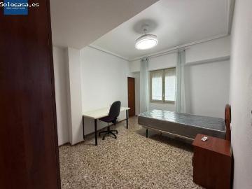 ALQUILER DE HABITACIONES EN PLENO CENTRO DE ELCHE JUNTO A LA UNIVERSIDAD DEL CEU