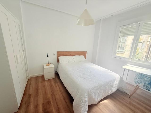 ALQUILER DE HABITACIONES PARA ESTUDIANTES 200€. CERCA DE LA UNIVERSIDAD