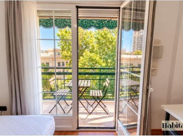 ALQUILER DE HABITACIONES – PLAZA DE SAN ISIDRO, GRANADA