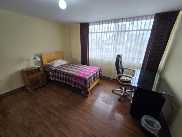 Alquiler de habitaciones Roomie para estudiantes varones – San Miguel todo incluido