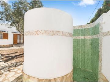 Alquiler de larga duración en El Campello: Vivienda unifamiliar con jardín y garaje
