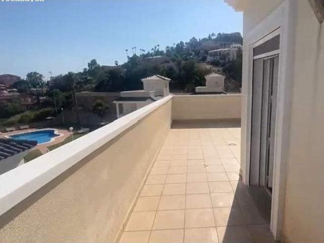ALQUILER DE MARAVILLOSO CHALET CON VISTAS AL MAR Y LA MONTAÑA ZONA PUEBLO ESPAÑOL