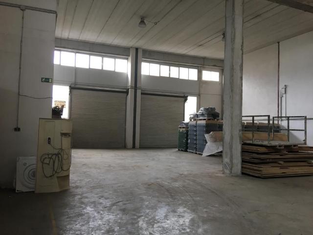 Venta y Alquiler de nave a pie de N 1, en zona Resa Guipuzcoana de Villabona