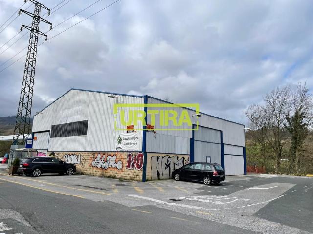 Alquiler de nave industrial independiente muy comercial de 440 m2 de nave construida a pie de N 1, en Irura